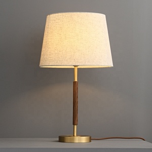 مصباح طاولة كلاسيكي بسيط بتصميم ما بعد الحداثة لتزيين الفنادق وغرف المعيشة والمكاتب - Product Image 1
