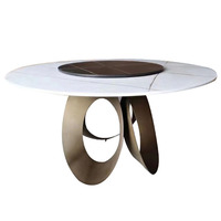 Base de table en acier noir industriel au design distinctif, finition laiton antique, pour table à manger