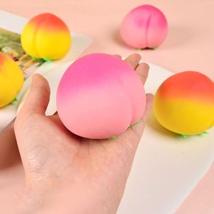 Nouveaux jouets anti-stress souples et moelleux en forme de pêche à presser - Product Image 3