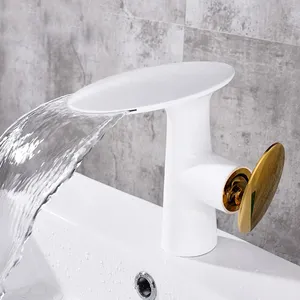 Alta qualidade latão banheiro cachoeira bacia torneira Bath Faucet Hot & Cold Water Mixer Vanity Tap Deck Montado Washba