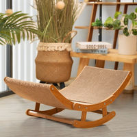 Fauteuil à bascule pour chat en bois massif en forme de lune, lit-griffoir en sisal 2-en-1 multifonctionnel pour animaux de compagnie d'intérieur, vente en gros OEM