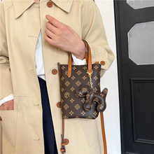 Auténtico <span class=keywords><strong>bolso</strong></span> <span class=keywords><strong>pequeño</strong></span> para <span class=keywords><strong>mujer</strong></span> - <span class=keywords><strong>bolso</strong></span> tote con estampado elegante, moderno y de alta gama. Nuevo <span class=keywords><strong>bolso</strong></span> bandolera de un solo hombro. - Product Image 4