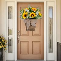 Panier de fleurs artificielles en plastique fait main, style pastoral frais transfrontalier, avec marguerites et tournesols, pour suspension sur porte ou arbre, et plante verte