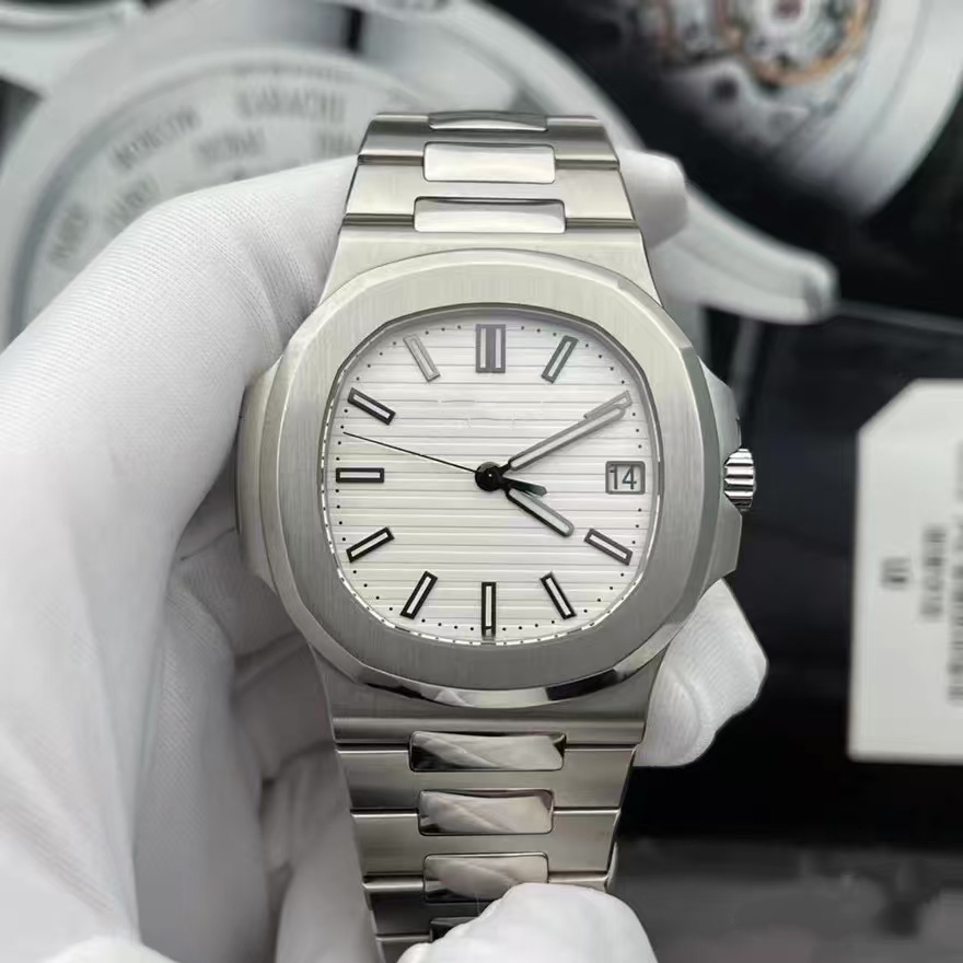 Montres Patek Philippe Luxe et précision pour hommes et femmes