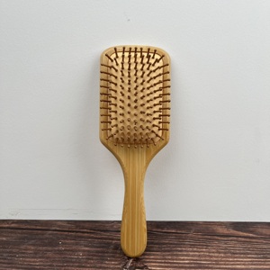 <span class=keywords><strong>Brosse</strong></span> à <span class=keywords><strong>cheveux</strong></span> en bambou naturel avec coussin d'air <span class=keywords><strong>Poils</strong></span> <span class=keywords><strong>de</strong></span> bambou pour démêler la <span class=keywords><strong>brosse</strong></span> à <span class=keywords><strong>cheveux</strong></span> en bois pour le massage du cuir chevelu Hommes Femmes - Product Image 4