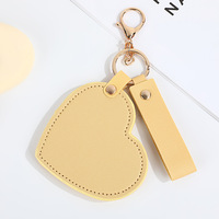 Miroir en cuir PU en forme de cœur - Miroir de maquillage portable en gros, miroir de voyage mignon pour filles, cadeau pour femmes