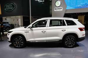 2023 Hot VW Skoda <span class=keywords><strong>Kodiaq</strong></span> AWD 162Kw <span class=keywords><strong>7</strong></span> asientos Flagship SUV Gasolina Coche - Product Image 4