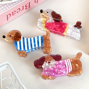 Pinza de Pelo con Diseño de Perro Salchicha y Tiburón en Color Café, Divertida y Linda para Niñas - Product Image 1