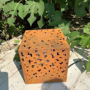Lámpara de Jardín Decorativa de Acero Corten, Resistente a la Intemperie, Estilo Art Deco - Product Image 1