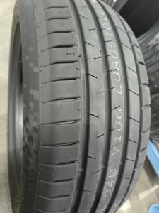 ยางรถยนต์นั่งส่วนบุคคลสมรรถนะสูง ดีไซน์เรเดียลแบบดั้งเดิม 195/65R15 225/55R16 ยาง SUV แบบไม่มียางใน - Product Image 4