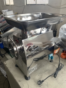 <span class=keywords><strong>Hachoir</strong></span> à <span class=keywords><strong>viande</strong></span> électrique haute puissance 350 KG/H <span class=keywords><strong>Hachoir</strong></span> à <span class=keywords><strong>viande</strong></span> Tk32 avec nouvel état Prix compétitif - Product Image 2