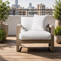 Moderner Outdoor-Teakholz-Sessel mit Weißem Kissen Luxuriöser Garten-Terrassen-Loungesessel Minimalistischer Rahmen für Villa und Poolbereich