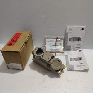 Válvula de Bola Neumática para Control de Flujo con Caja Antideflagrante SAMSON 3731-3, Posicionador Electro-Neumático (HART) y Válvula Solenoide - Product Image 2