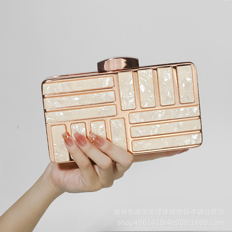 สีเหลืองทองกุหลาบ