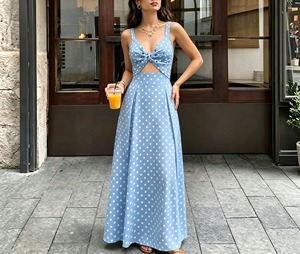 Vestido maxi de mujer con estampado de lunares, tirantes finos, corte en la cintura con nudo frontal, plisado, fluido, estilo swing, línea A, para verano y vacaciones. - Product Image 4