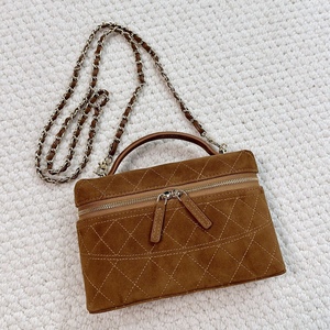 Nouvel Arrivage Sac Boîte en Cuir Daim Premium Matelassé Vintage avec Chaîne, Sac Bandoulière Tendance pour Femme - Product Image 1