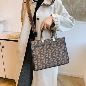 Bolso de mano con estampado de letras de marca a la moda, nuevo bolso Vintage de gran capacidad, bolso cruzado de lujo para mujer para uso diario - Product Image 5