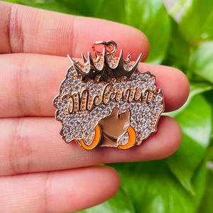 Pendentif Couronne Femme Noire Reine de la Mélanine Luxe Bling Écologique pour Chaussure Sabot Crocodile Bijoux Breloques Diamant Mexicain Personnalisées - Product Image 5