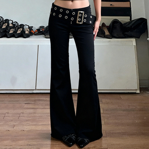 Jean évasé taille basse en denim délavé foncé, respirant et écologique, avec ceinture boutonnée, style streetwear - Product Image 1