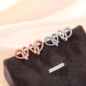 Orecchini Tiffany & Co. Infinity con Diamanti, Placcati in Oro Rosa, Stile Romantico per Uso Quotidiano da Donna, Colore G, Taglio Brillante Rotondo - Product Image 5