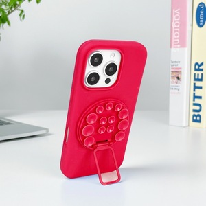 Funda de silicona con ventosa de color caramelo y logotipo personalizable, con soporte trasero para iPhone 17, 16, 15 Pro y Samsung Galaxy - Product Image 6
