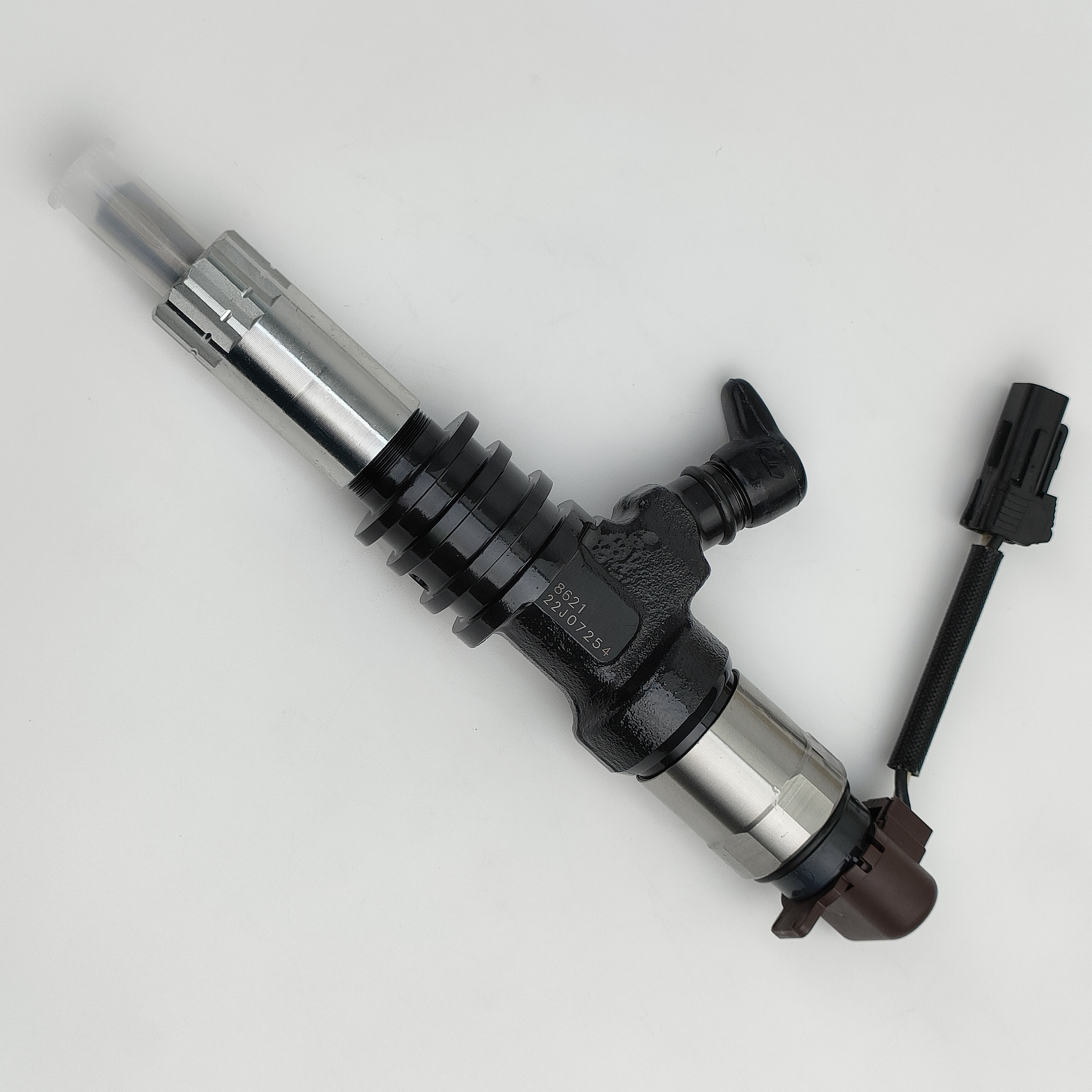 ME304627 095000-6860 9709500-686 common rail injector For Mitsubishi Fuso 6M60T diesel injector nozzle ME304627 095000-6860