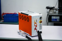 Machine de nettoyage d'impulsion de sac à dos TPC-200W Raycus Source Laser lumière gaussienne pulsée refroidissement par Air enlèvement de peinture de haute précision