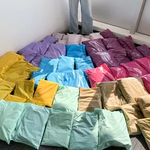 Sacs d'expédition colorés d'emballage en plastique d'enveloppe en poly imprimée personnalisée pour les vêtements de pantalon de t-shirt