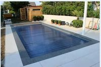 5mx10m Schwimmbadabdeckung Hartplastik-Poolabdeckungen Hochwertige Automatische Poolabdeckung mit 12V Rohrmotor