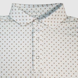 Polo de golf pour femme de qualité supérieure, entièrement imprimé, col rigide, personnalisable, avec fermeture 1/4 zip, col montant brodé et boutons pression perlés - Product Image 2