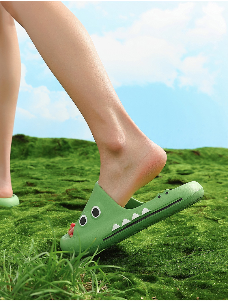Cute Thick Sole Non-slip Slippers Bath Shoes Summer Women Indoor Slides Sandals Wholesale