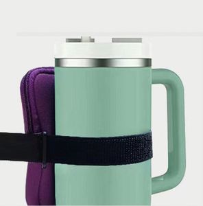 Pochette universelle réglable en polyester isolé pour bouteille d'eau et accessoires de tasse, taille parfaite pour tous les téléphones - Product Image 1
