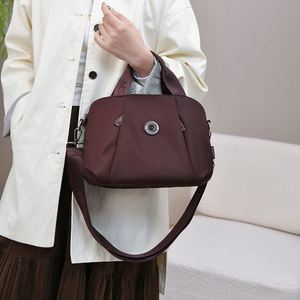 Bolso Tote Pequeño Premium de Moda Nacional para Mujer, Convertible, de Mano y Hombro, con Cremallera, Resistente al Agua, con una Sola Correa para el Trabajo - Product Image 4
