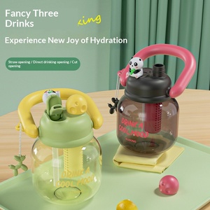 Gobelet en plastique pour enfants au design attrayant, grande capacité avec paille, portable et résistant aux hautes températures, forme ventrue - Product Image 1