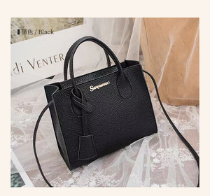 La nuova borsa a tracolla da donna con design diagonale può essere personalizzata con borse di lusso da donna - Product Image 3