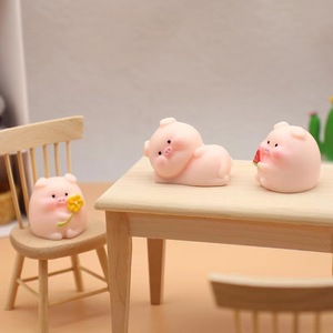 Figuras de cerdos de dibujos animados en miniatura de resina, forma de animal, decoración del hogar, adorno artístico para escritorio - Product Image 3