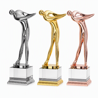 Trophée de golf personnalisé en cristal étincelant de forme irrégulière, sculpté à la main, avec logo personnalisé pour événement sportif, souvenir