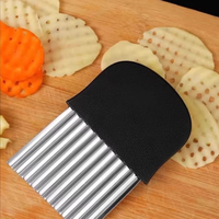 Groothandel RVS gegolfde snijder handmatige aardappel-golfvormige snijder keuken groente gegolfde mes voor chips friet
