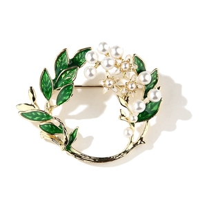 Broches de Pérola Criativos em Formato de Folha com Banho de Ouro e Esmeralda para o Dia dos Namorados 2026 - Product Image 4