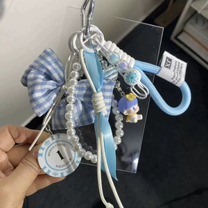 Llavero de lujo personalizable para mujer, dijes para bolso, decoración para llaves de coche para niñas, cadena de pulsera de cuentas hecha a mano para teléfono, llavero de PU con forma de croissant - Product Image 5