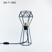 Desain Baru Sakelar Soket Modern Kandang Logam Hitam Spiral Hangat Lampu Meja Minimalis untuk Ruang, Meja Kerja, dan Samping Tempat Tidur