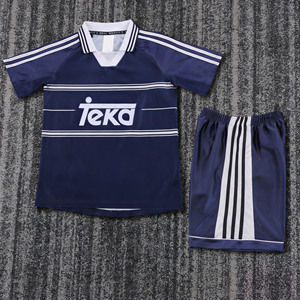 Maillots de football imprimés d'été à manches courtes, rétro 1998/99 Madrid Extérieur, respirants, séchage rapide, pour compétitions des clubs européens - Product Image 1