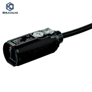 E3FA-DN15 2M โฟโตอิเล็กทริคเซนเซอร์แบบสะท้อนแสงแบบกระจาย NPN 15 ซม.ระยะตรวจจับ 2 ม. สายเคเบิลสำหรับการควบคุมระบบอัตโนมัติทางอุตสาหกรรม - Product Image 1