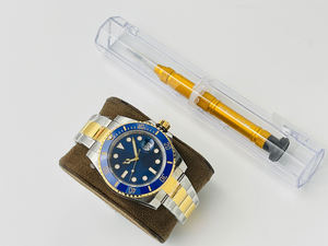 Mejora los abalorios luminosos para que se ajusten al diseño integrado y combinales con cristales curvos. Reloj Mecánico para Hombre - Product Image 2