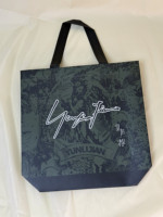 Sacs fourre-tout noirs personnalisés en non-tissé avec impression de logo blanc, sacs de courses réutilisables pour l'emballage de vêtements et de marques de prêt-à-porter