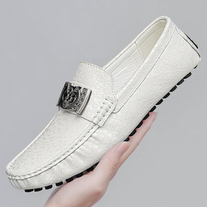 รองเท้าสวมแบบสลิปออนสำหรับฤดูร้อน ไซส์ใหญ่ สไตล์ลำลองแบบอังกฤษ ระบายอากาศได้ดี กันลื่น หนังแท้ รองเท้าผู้ชาย ใส่ทำงาน ใส่ได้ทุกวัน เข้าได้กับทุกชุด - Product Image 3
