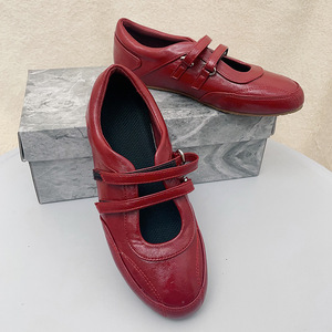 Zapatos planos retro rojos franceses Mary Jane para mujer, nuevos zapatos <span class=keywords><strong>de</strong></span> <span class=keywords><strong>ballet</strong></span> con velcro con mayor comodidad <span class=keywords><strong>dentro</strong></span> <span class=keywords><strong>de</strong></span> pequeños zapatos rojos - Product Image 2