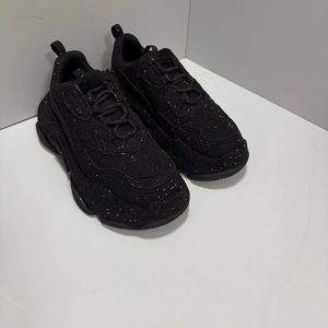 รองเท้ากีฬาแฟชั่นหรูหราคุณภาพสูง ดีไซน์ใหม่ สวมใส่สบาย ไม่เมื่อยเท้า - Product Image 1