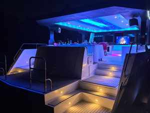 Yacht Catamaran de Luxe Commercial de 44 pieds/13,6 m/5,7 m avec 2 Chambres d'Hôtes et 2 Salles de Bain pour la Navigation en Mer, la Navigation Fluviale, la <span class=keywords><strong>Patrouille</strong></span> Sportive et les Fêtes - Product Image 5