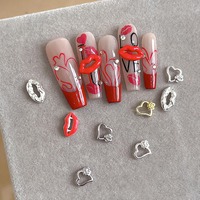 Mignon petit ongle à lèvres conception 3D argent rouge creux coeur femmes filles métal ongle cristal breloques fournitures décoratives